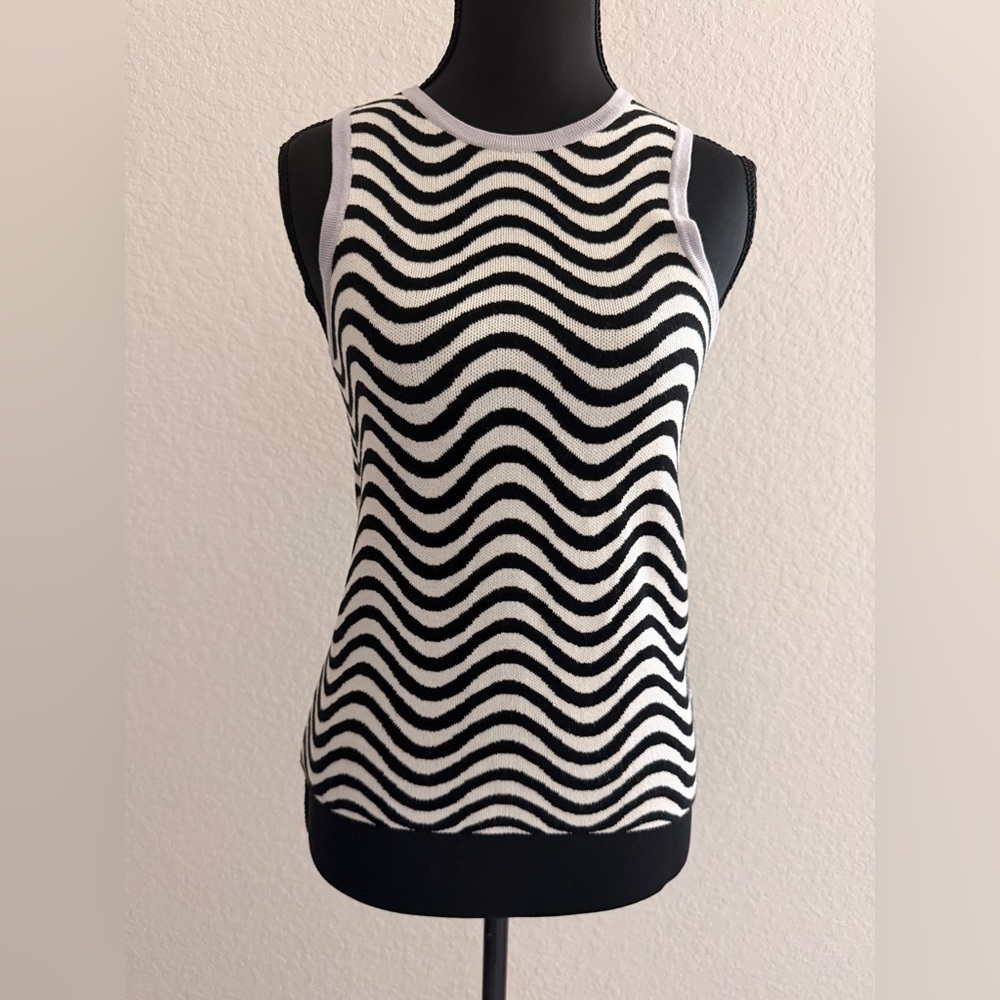 H&M Black & White Wave-Pattern Sleeveless Knit Tank